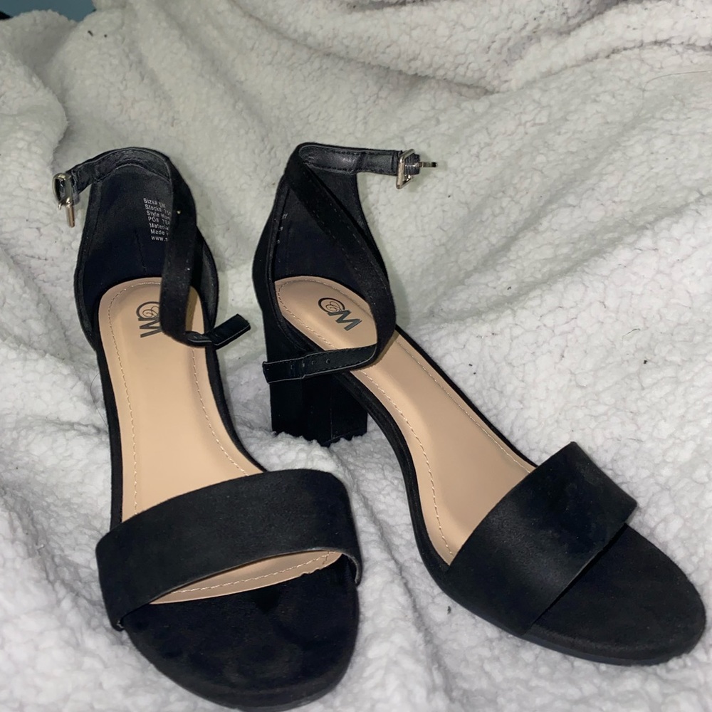 Chelsea Moreland heels